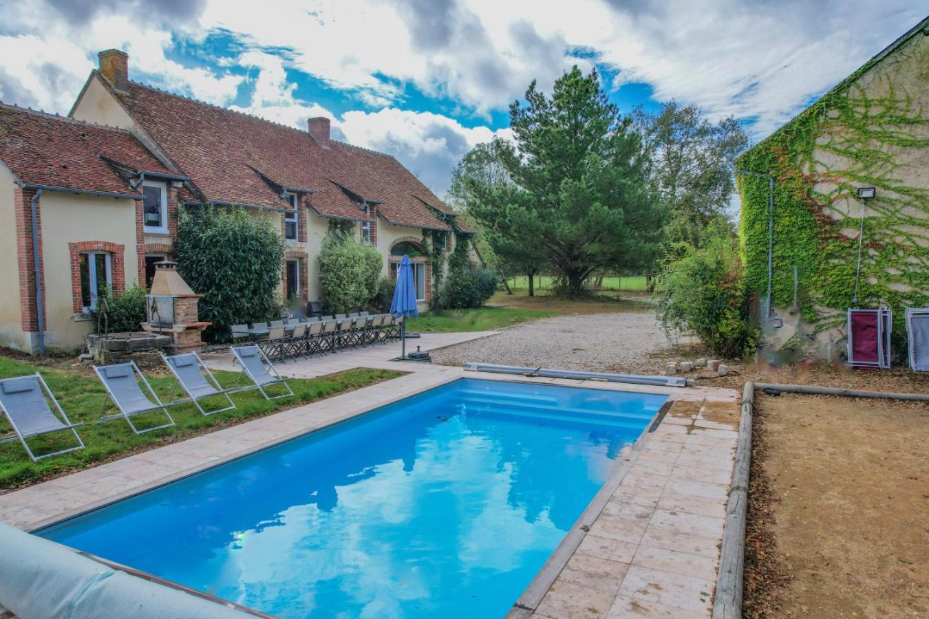 Crazy Villa Le Petit Belair 18 - Heated Pool - Foot - 2H Paris - 30P Aubigny-sur-Nère Kültér fotó